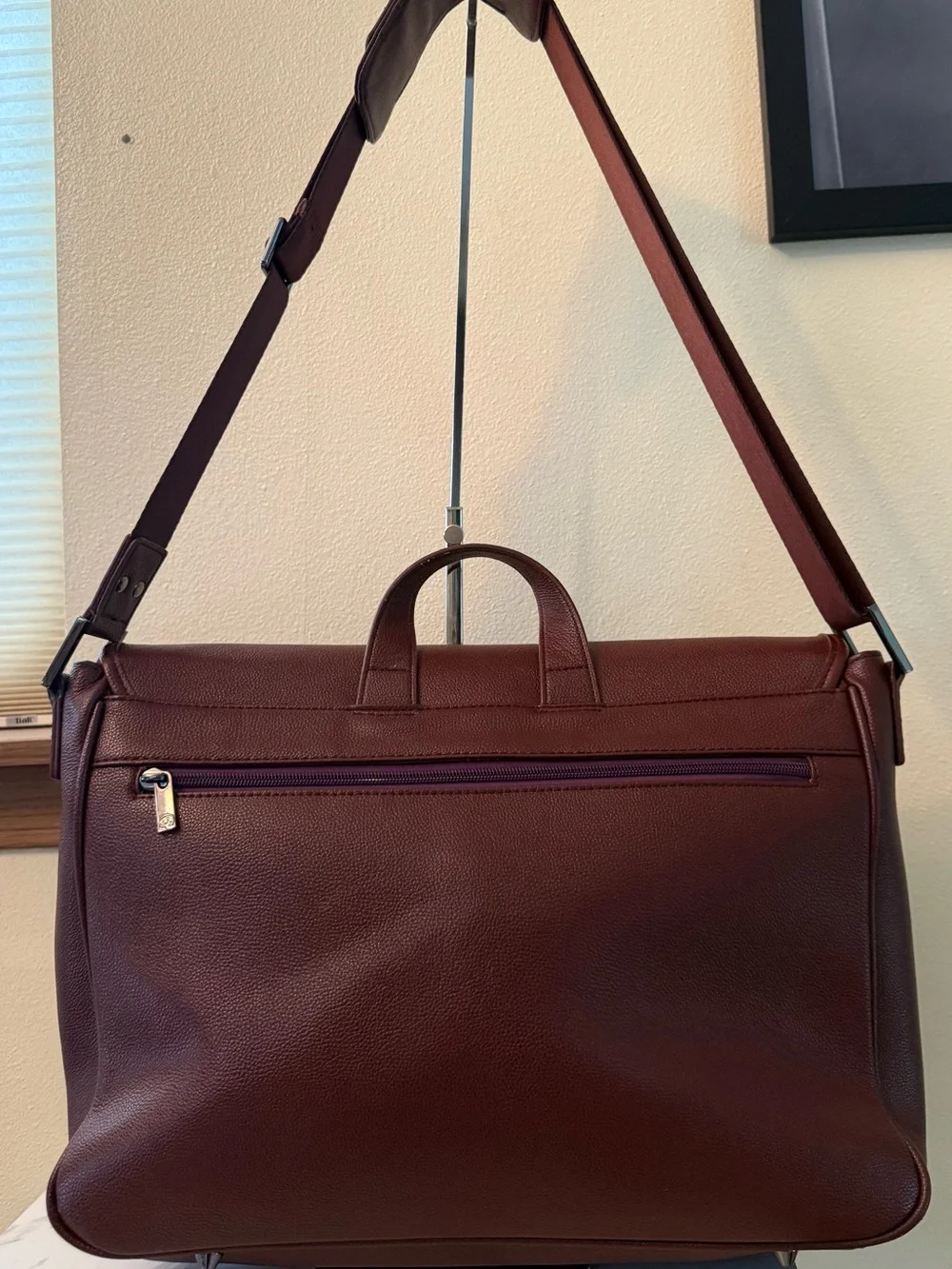 Robert Graham Brown Leather Messenger Bag,  Very Good Condition.